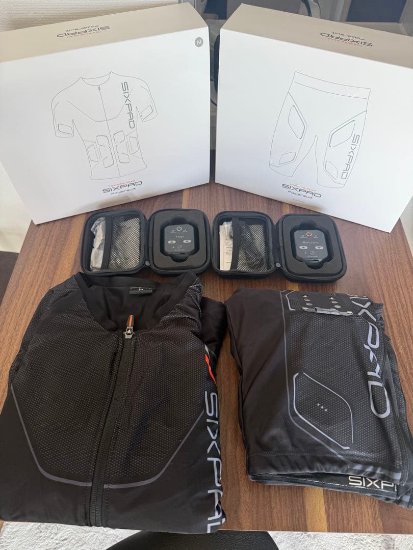 Sixpad power suit 上下セット（サイズM)