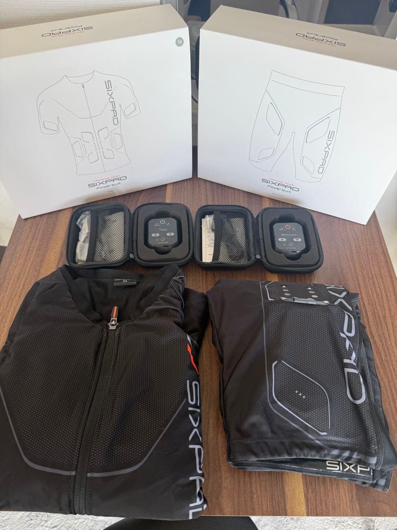 Sixpad power suit 上下セット（サイズM)