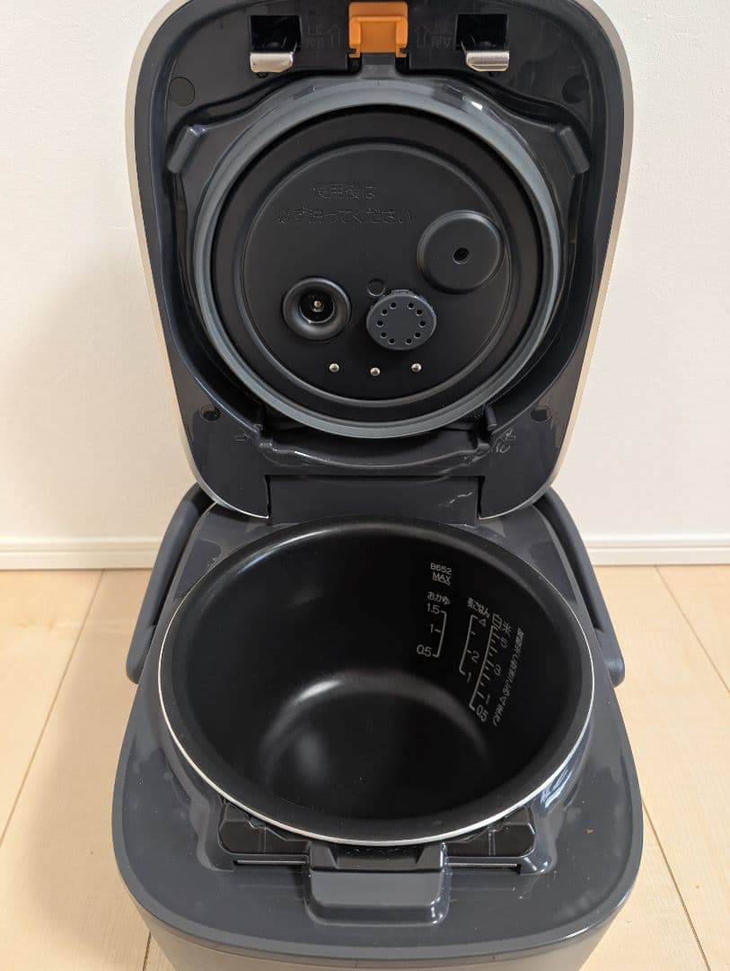 【ほぼ新品】圧力IH炊飯ジャー炎舞炊きNW-PV10-BZ【保証2年弱あり】