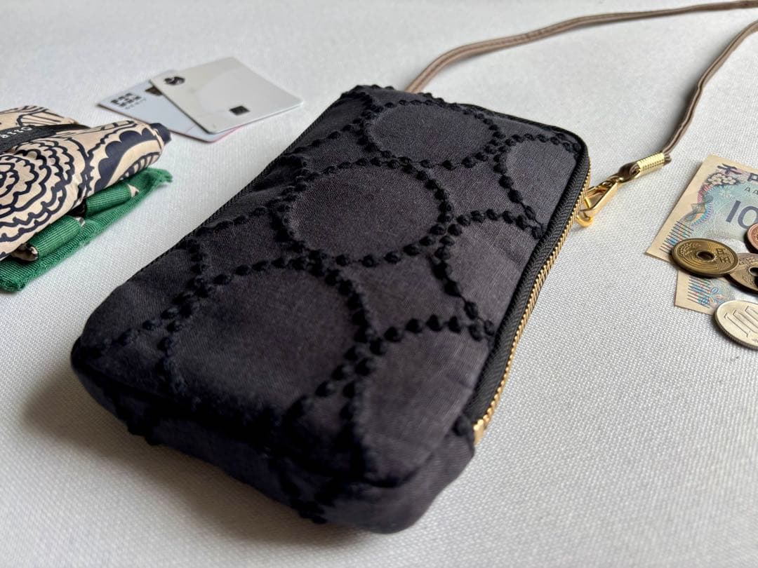 ★ぴよ吉【スマホショルダー／キーポーチ】タンバリン チャコール×ブラック