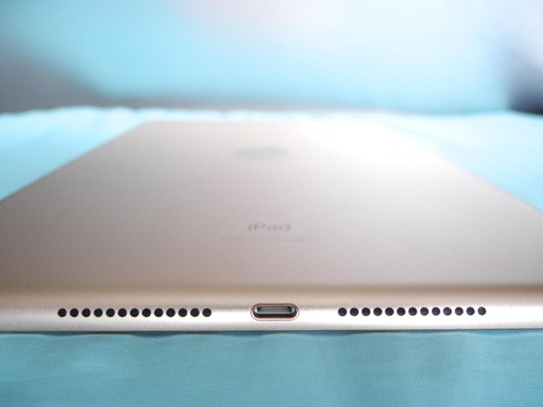 新品ペン付　第8世代iPad