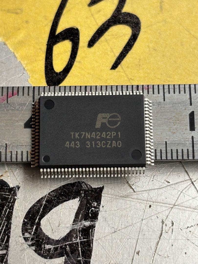 330個。電子部品ICチップ TK7N4242P1。新品同様。未使用。長期保管品