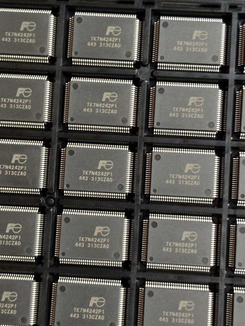 330個。電子部品ICチップ TK7N4242P1。新品同様。未使用。長期保管品