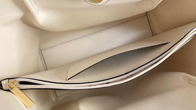 マイケルコース ホワイト　エミリア　シグネチャー　美品　A4サイズトートバッグ