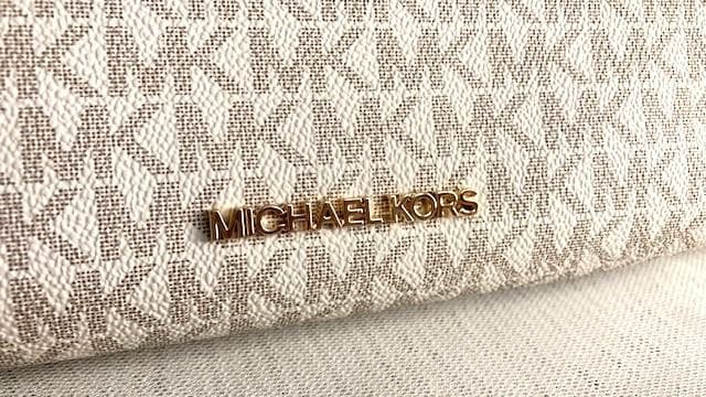 マイケルコース ホワイト　エミリア　シグネチャー　美品　A4サイズトートバッグ