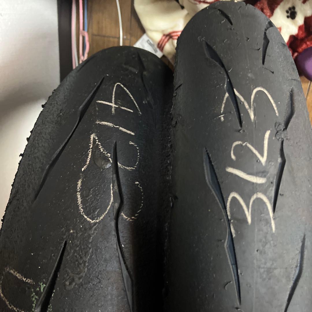 送料込み！ブリヂストン BATTLAX R11 　前後セット