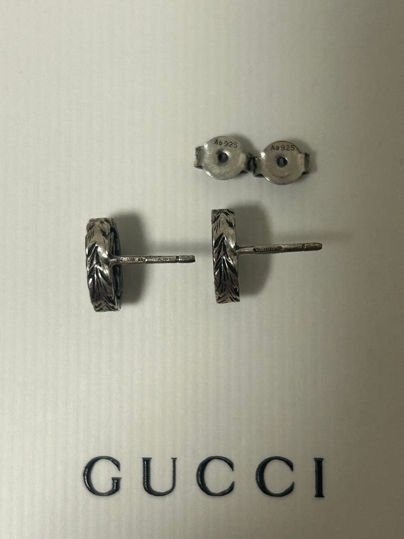 GUCCI インターロッキング　スタッズピアス