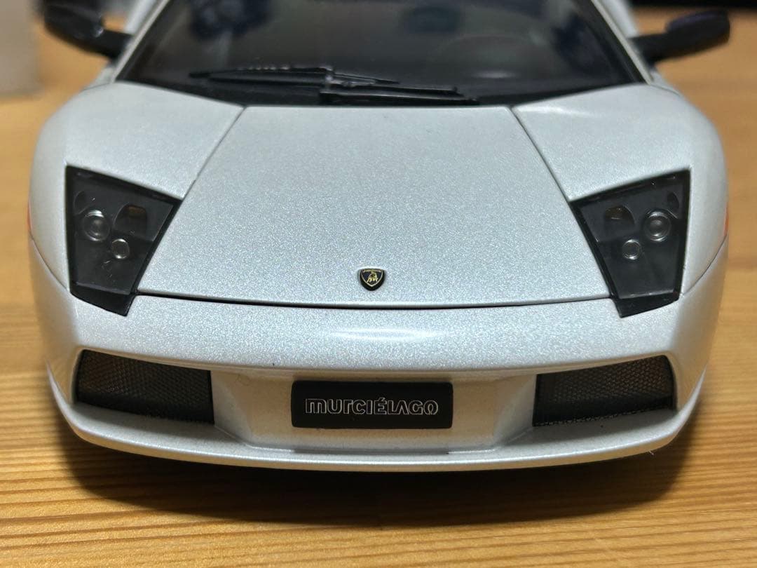 オートアート　1/18 ランボルギーニ ムルシエラゴ 白