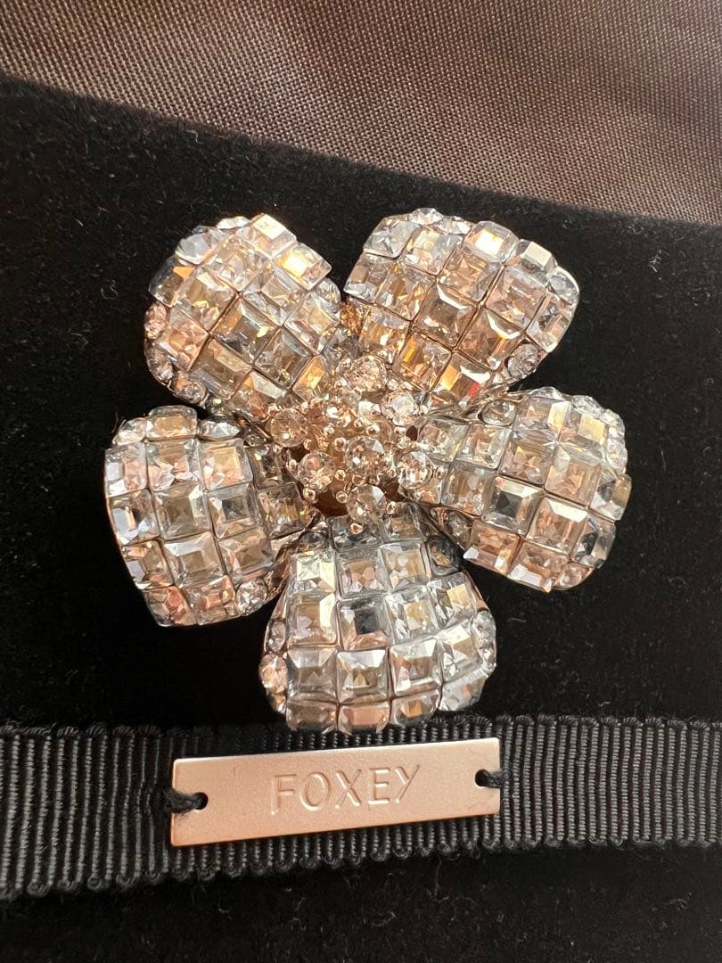 FOXEY フラワー ブローチ シルバー