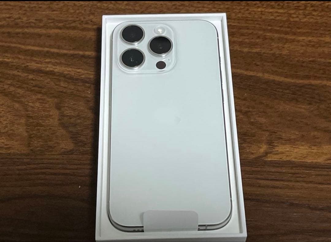 na　iPhone15pro 128G ホワイト