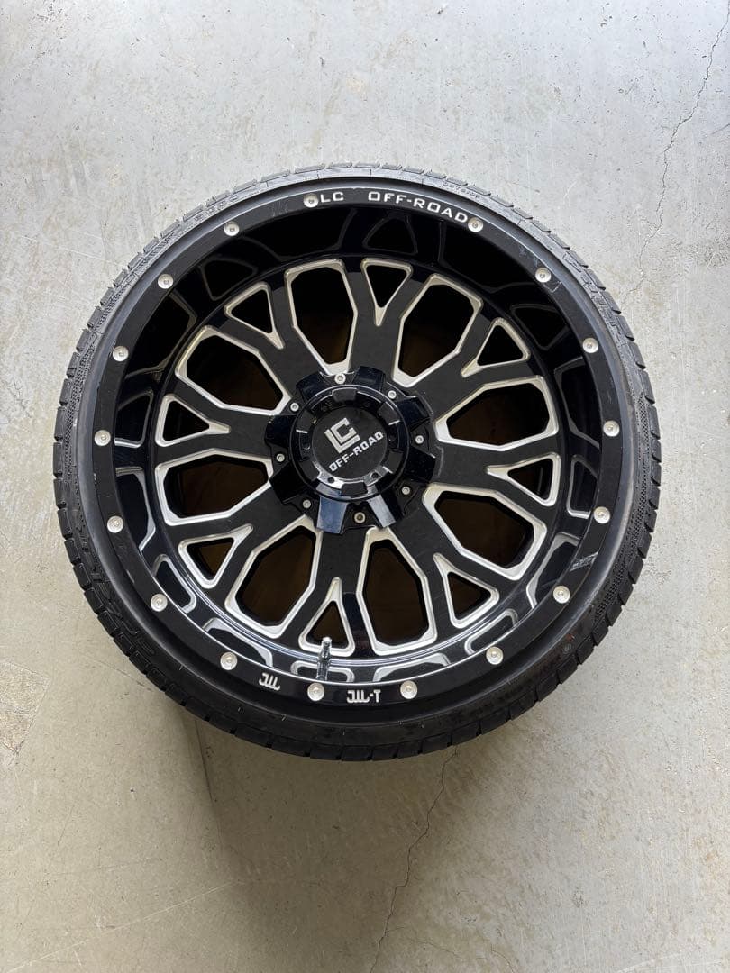 LC Off-ROAD ホイール、タイヤ5本セット