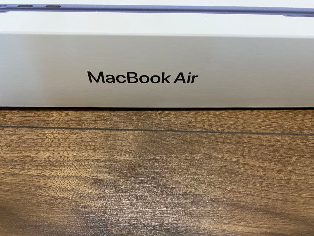 Apple MacBook Air (M3, 8GB, 256GB SSD）