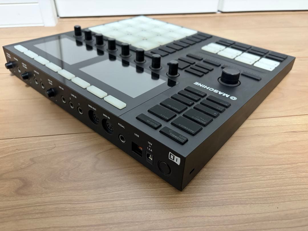 ③Native Instruments MASCHINE Mk3 ライセンス有
