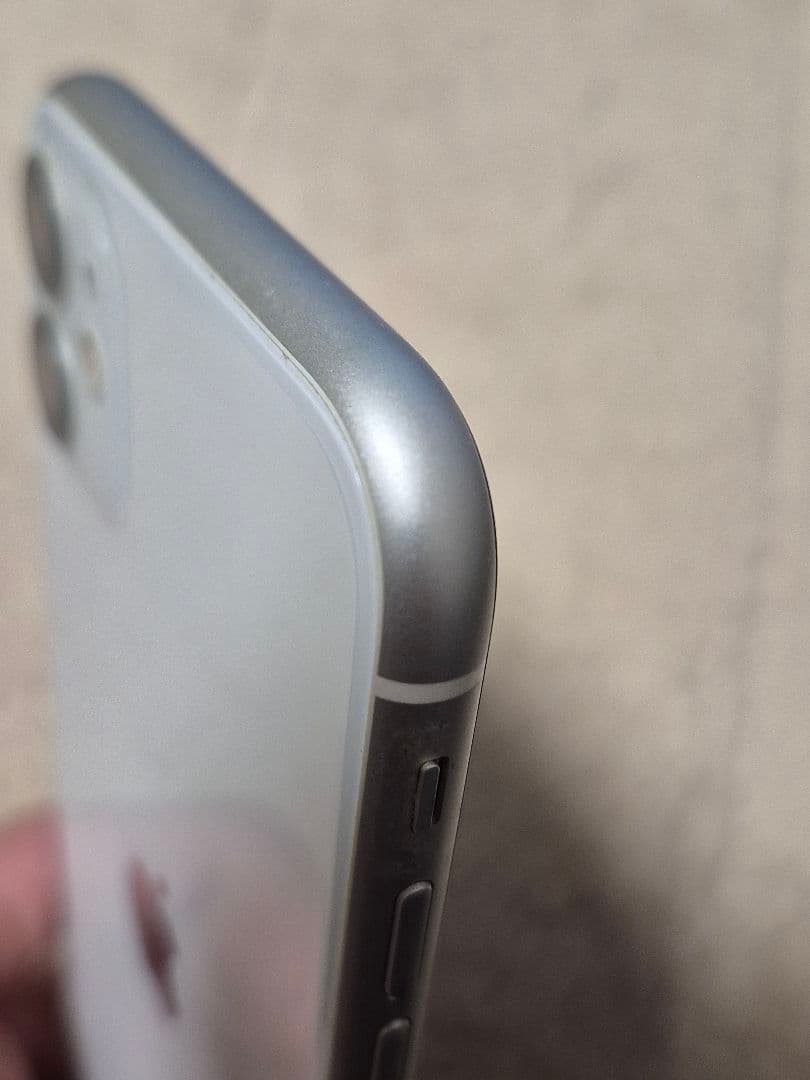 iPhone11 64GB ホワイト　SIMフリー
