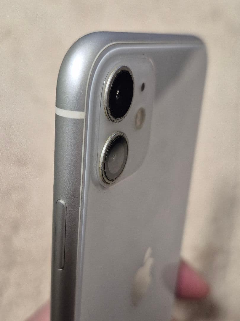 iPhone11 64GB ホワイト　SIMフリー