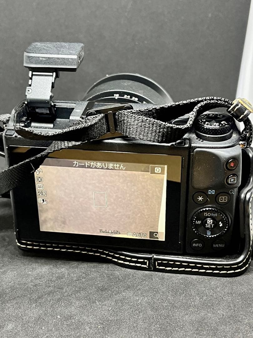 おしゃれレザーケース ストラップ【美品】キャノン EOS M3 キットレンズ