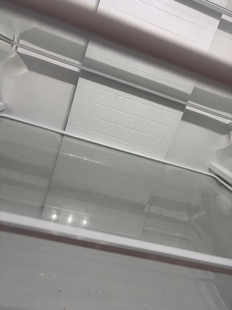 【2020年製】Hisense 冷蔵庫 ガラス棚3段