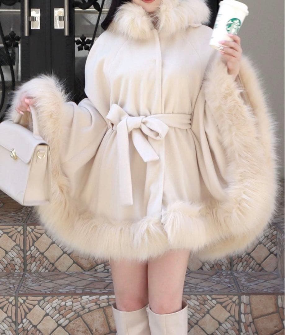  PARTY フードファーケープコート オフホワイト