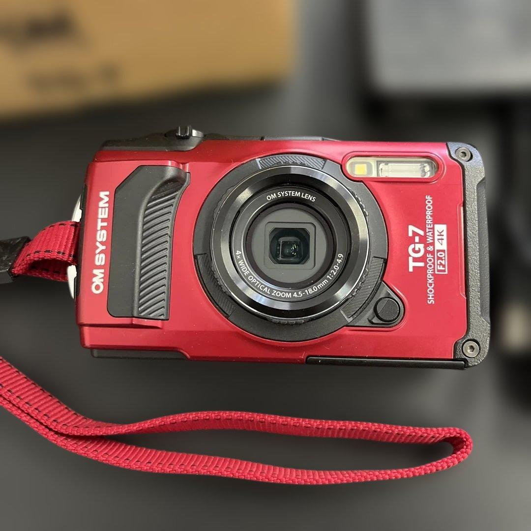 OM SYSTEM TG-7 コンパクトデジタルカメラと予備バッテリー＆充電器