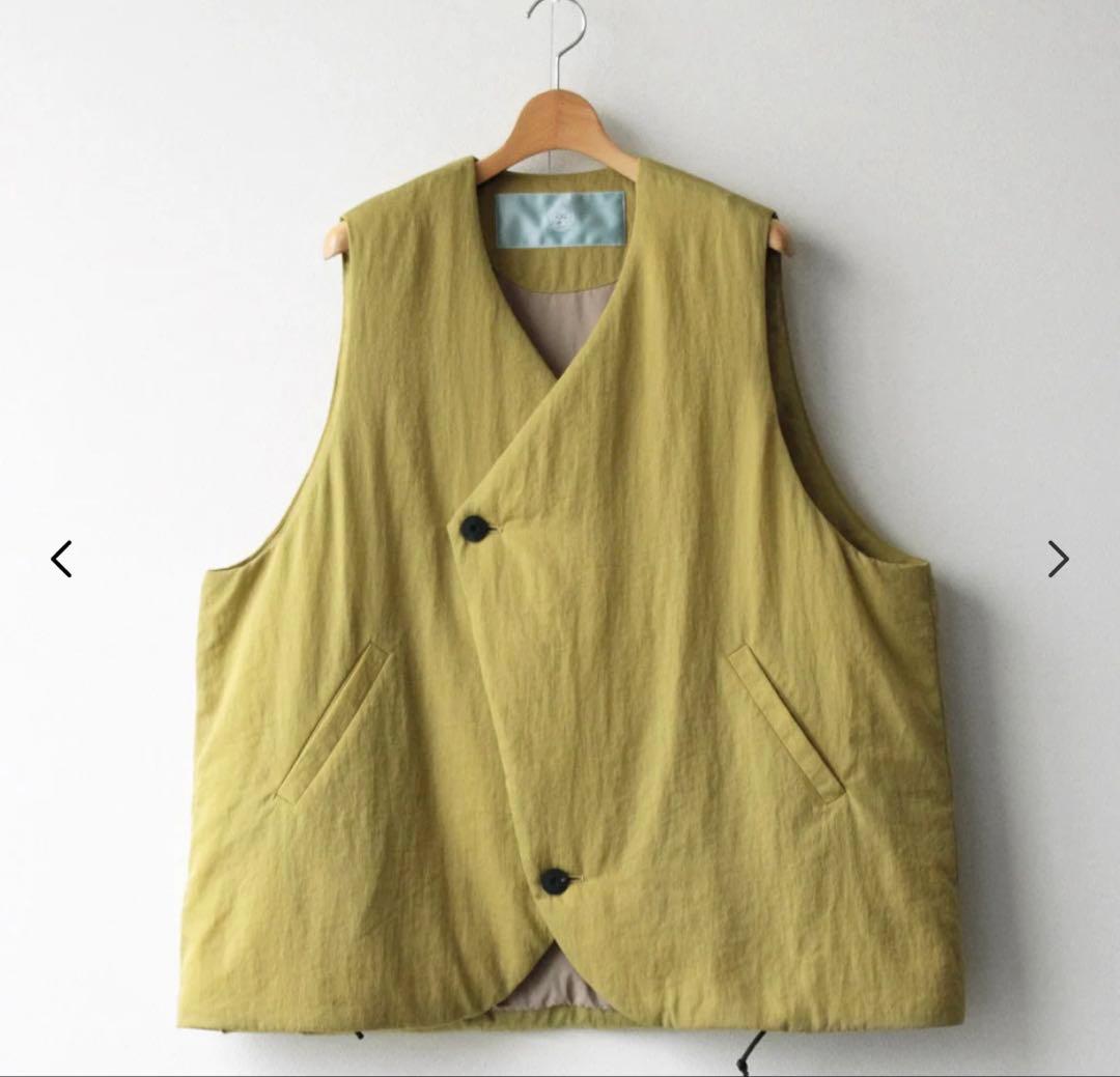 Dulcamara ラウンドカットパデッドベスト