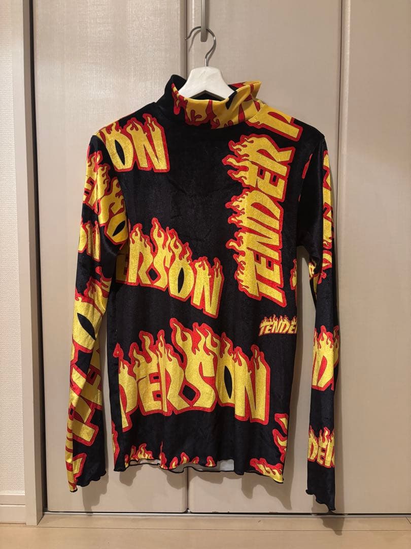 TENDER PERSON ファイアーロゴカットソー