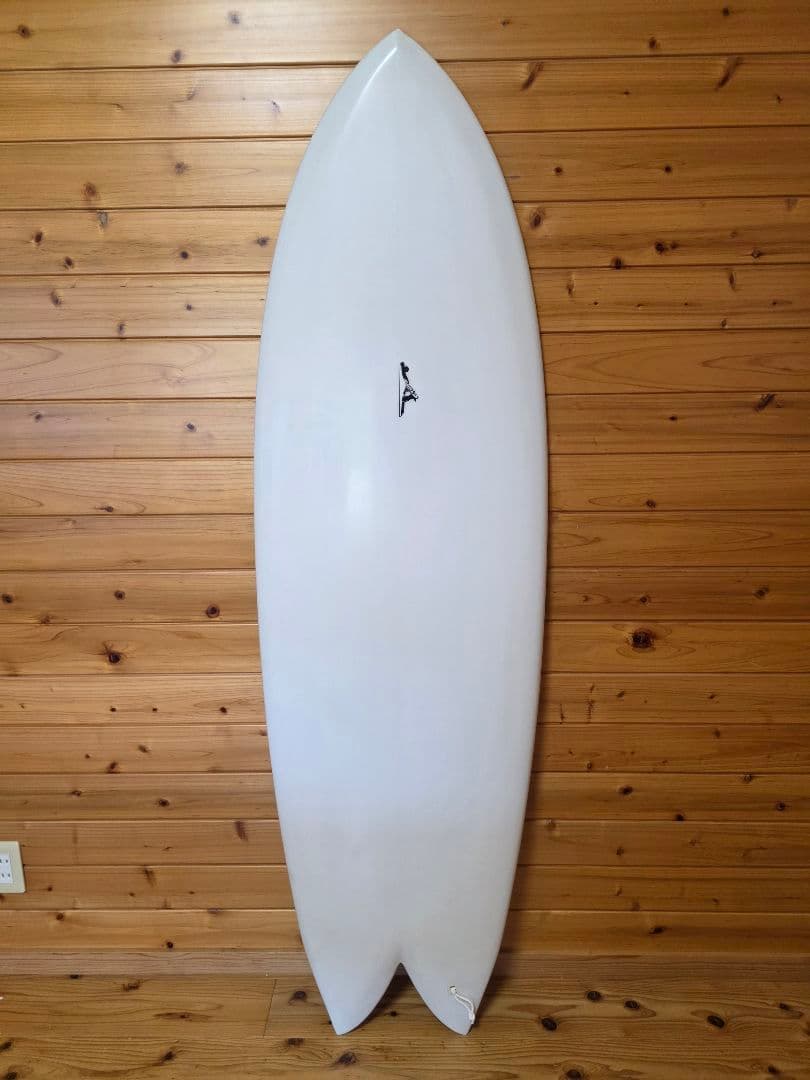 車力です。THOMAS サーフボード 5'10\