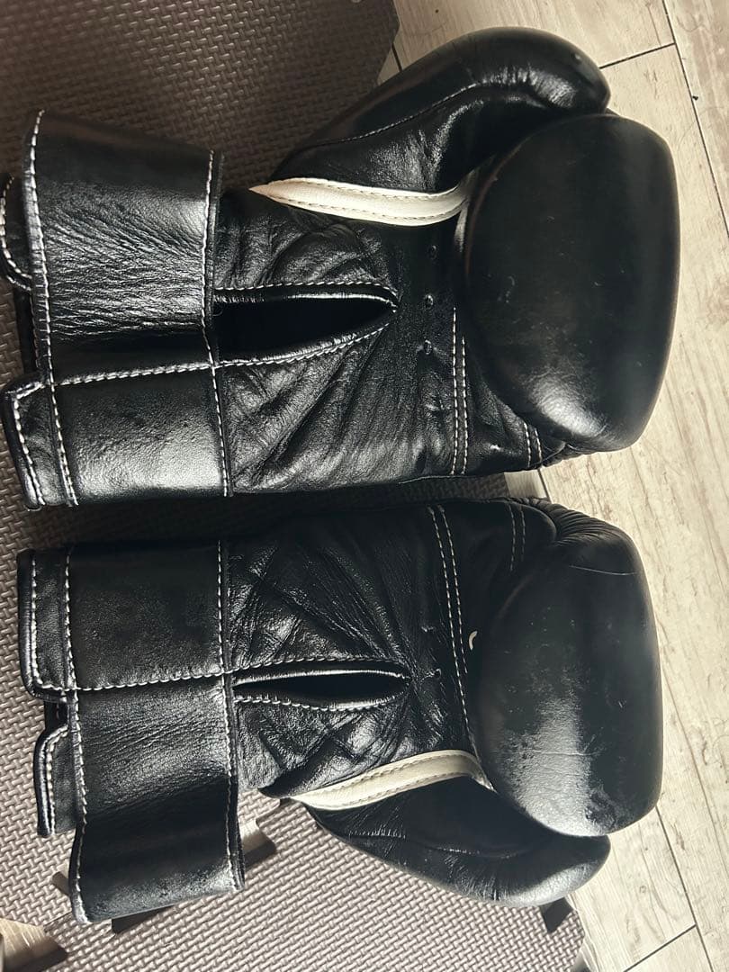 【美品】Winning ボクシンググローブ 黒　8oz