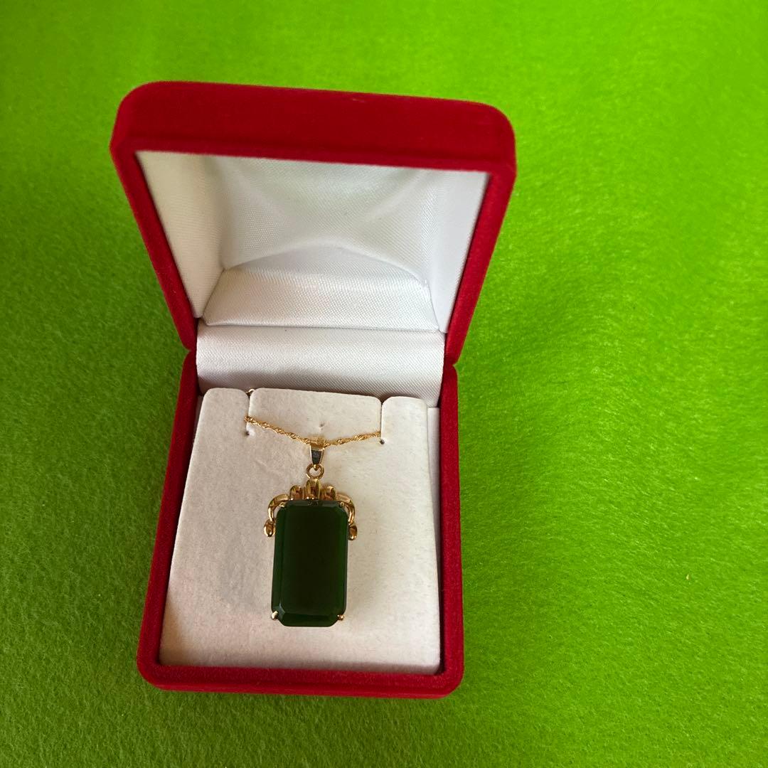 ヒスイのペンダントネックレス 約40cm ゴールドチェーン18kチェーン