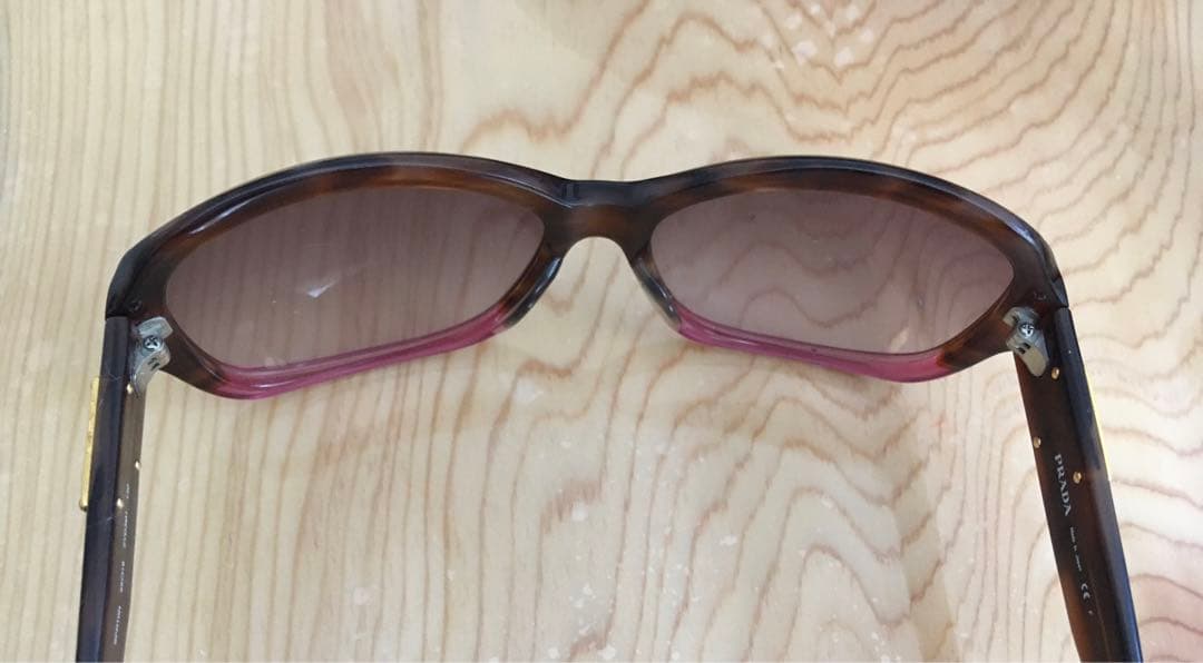 PRADA プラダ サングラス 三角ロゴ