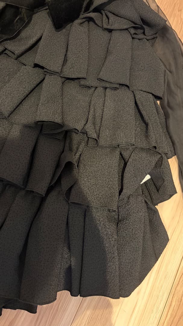 l*e様 フリル付きブラックドレス