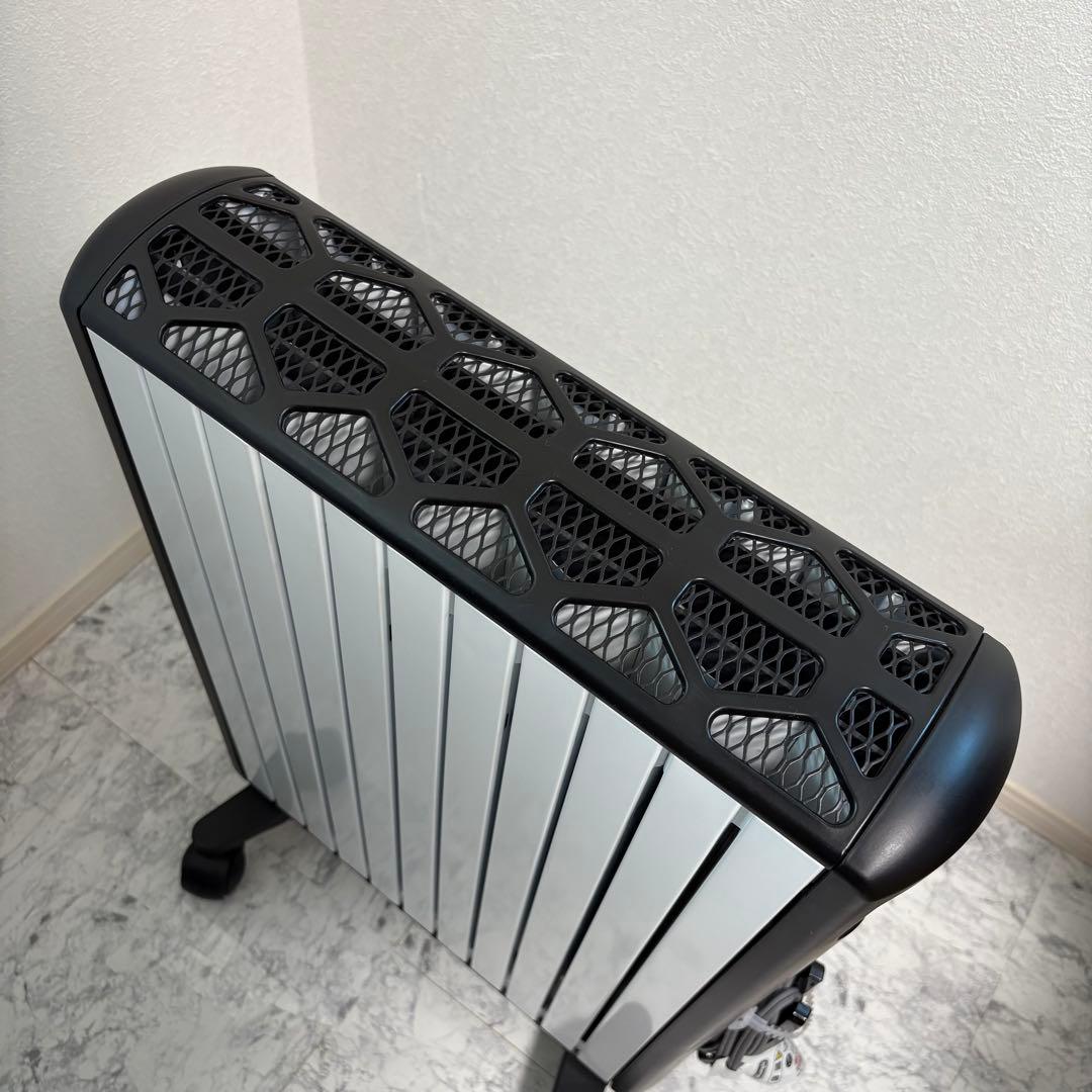 美品✨除菌済み✨リモコン付き　デロンギ　ヒーター　ブラック　MDHU15-BK