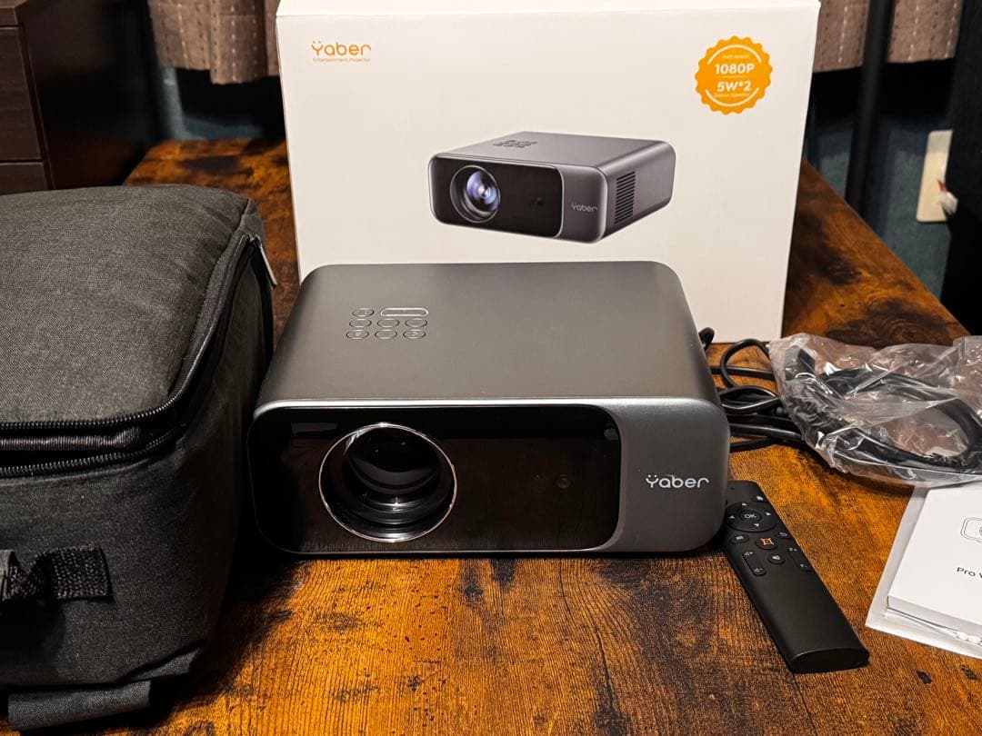 Yaber Pro V9 プロジェクター 本体