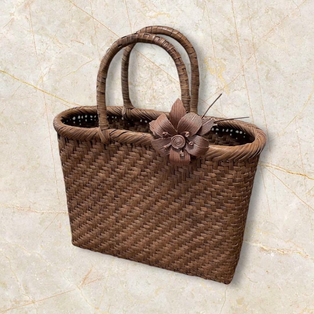 【希少】山葡萄かごバッグ✨年代物✨ブラウンのコサージュ付き❣️