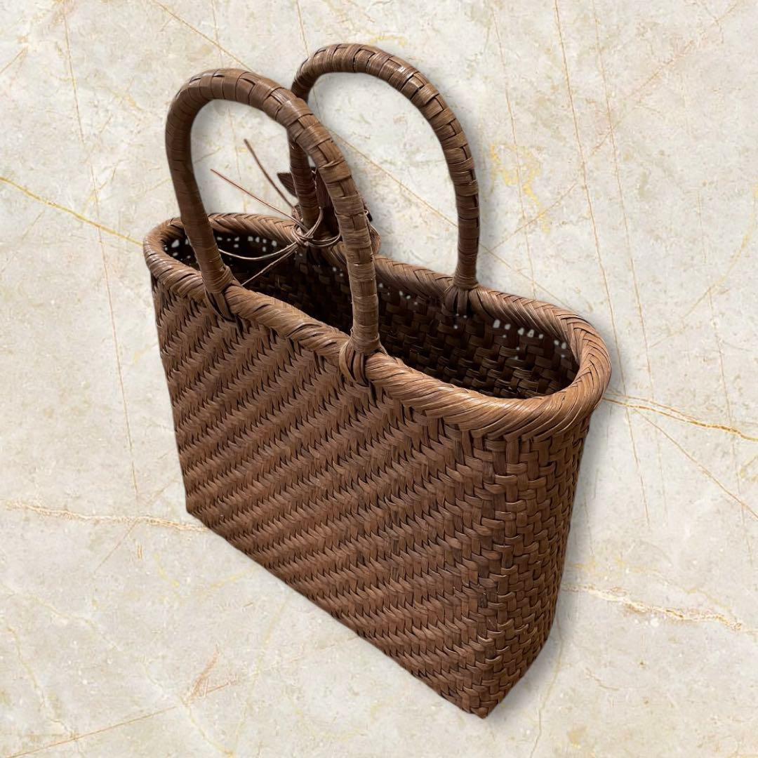 【希少】山葡萄かごバッグ✨年代物✨ブラウンのコサージュ付き❣️