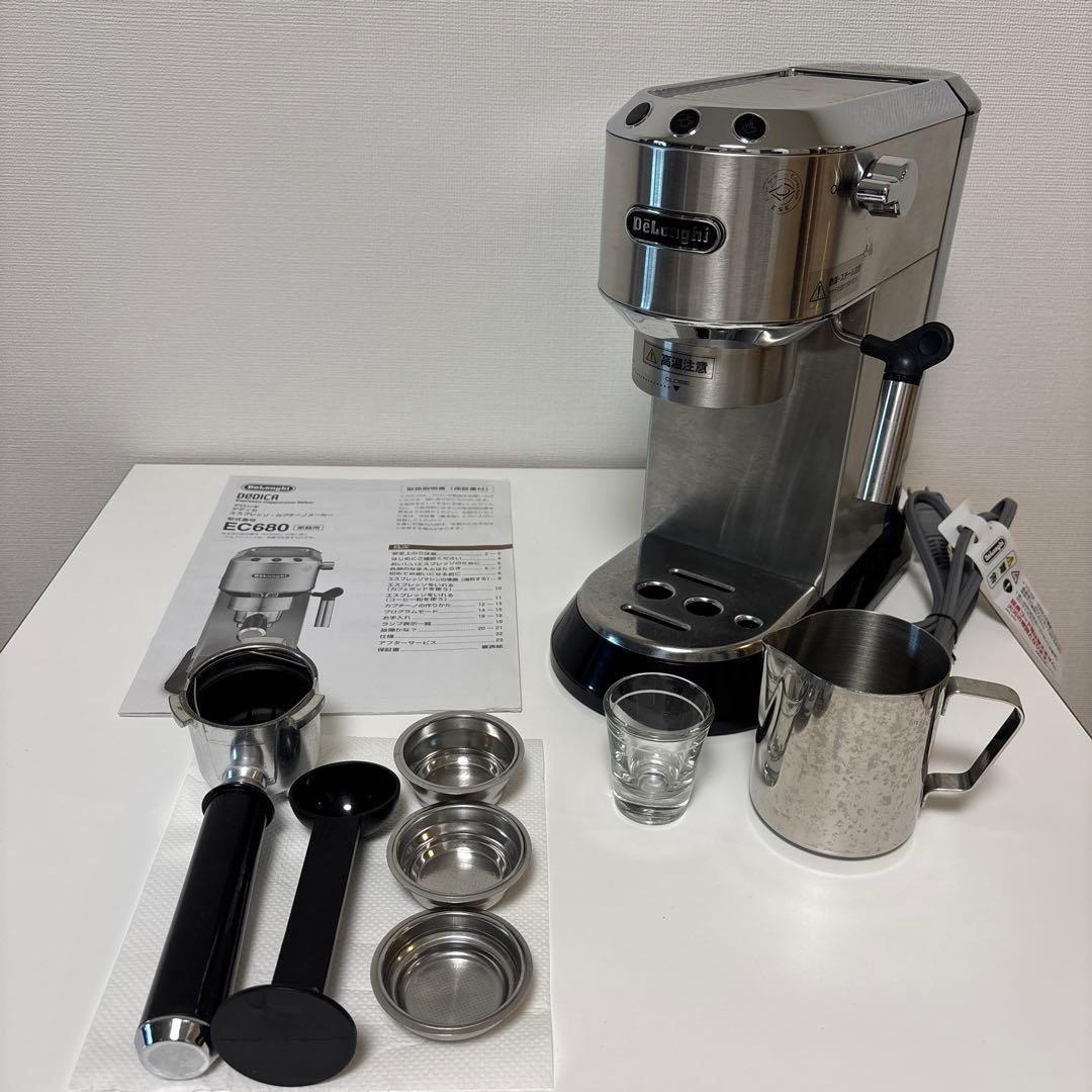 〈値下げ〉【匿名配送】デロンギ エスプレッソマシン DEDICA EC680