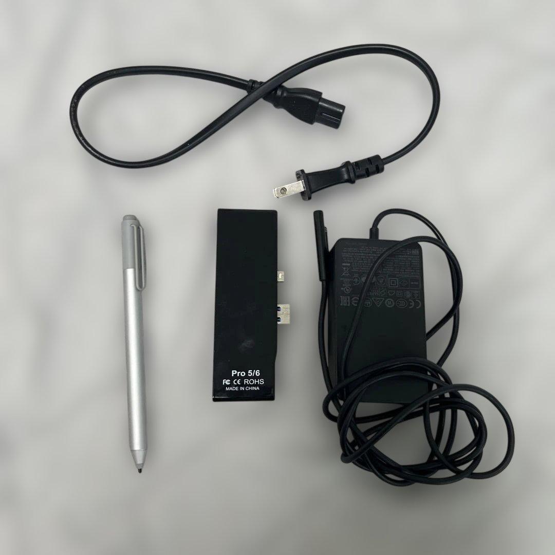 Microsoft Surface Pro（キーボード、拡張ハブ、ペン付き）