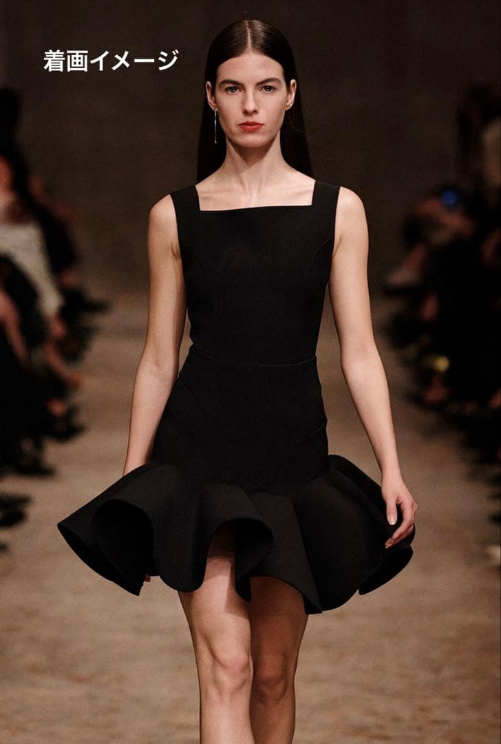 美品　フェティコ 5万円　立体 フリル ミニ スカート　黒　日本製　光沢　可愛い