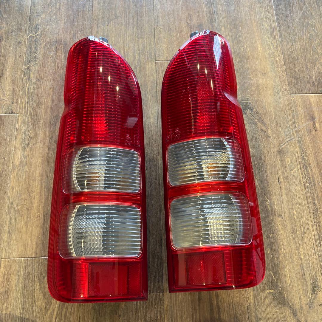 ⭐︎美品⭐︎ハイエース200系純正テールランプ左右。（動作確認済み）