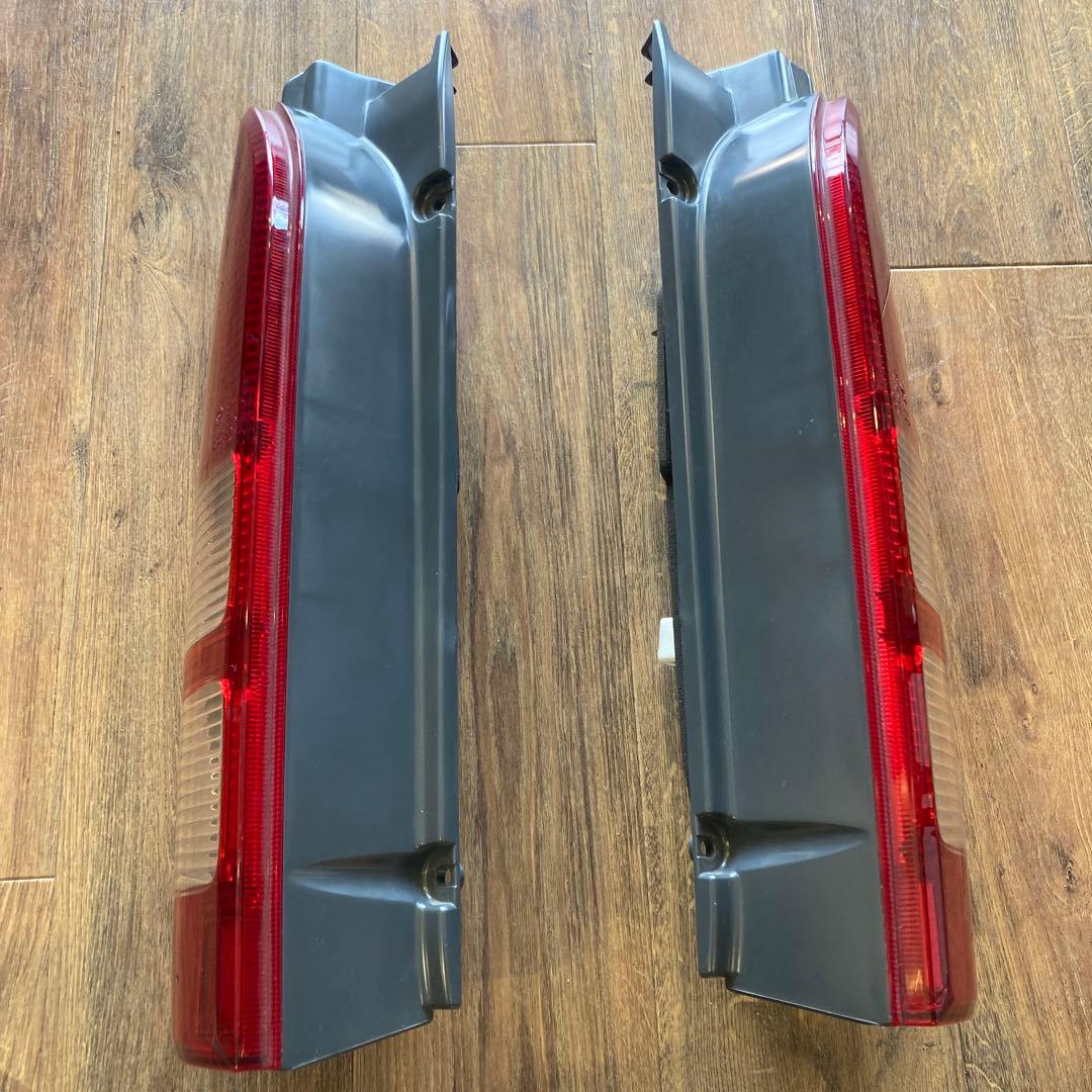 ⭐︎美品⭐︎ハイエース200系純正テールランプ左右。（動作確認済み）