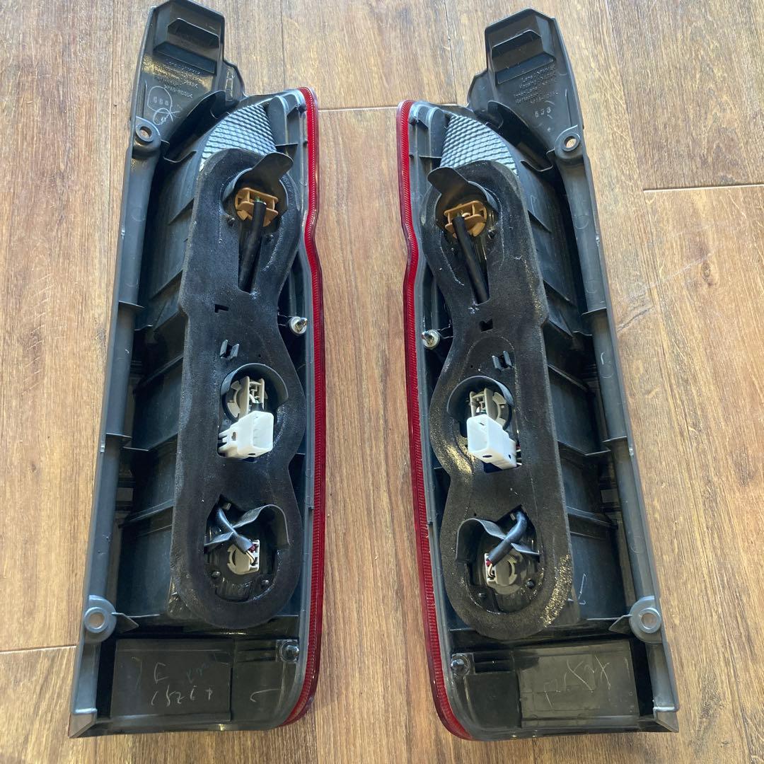 ⭐︎美品⭐︎ハイエース200系純正テールランプ左右。（動作確認済み）