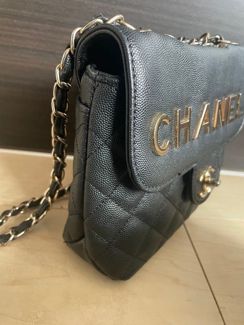 ブラック キルティングショルダーバッグ