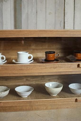 前面ガラスの木製引き出し2段　食器棚　シャツケース　収納棚　古家具