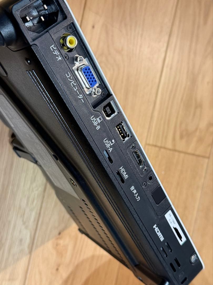 値下げ・美品：EPSON EB-1795F プロジェクター