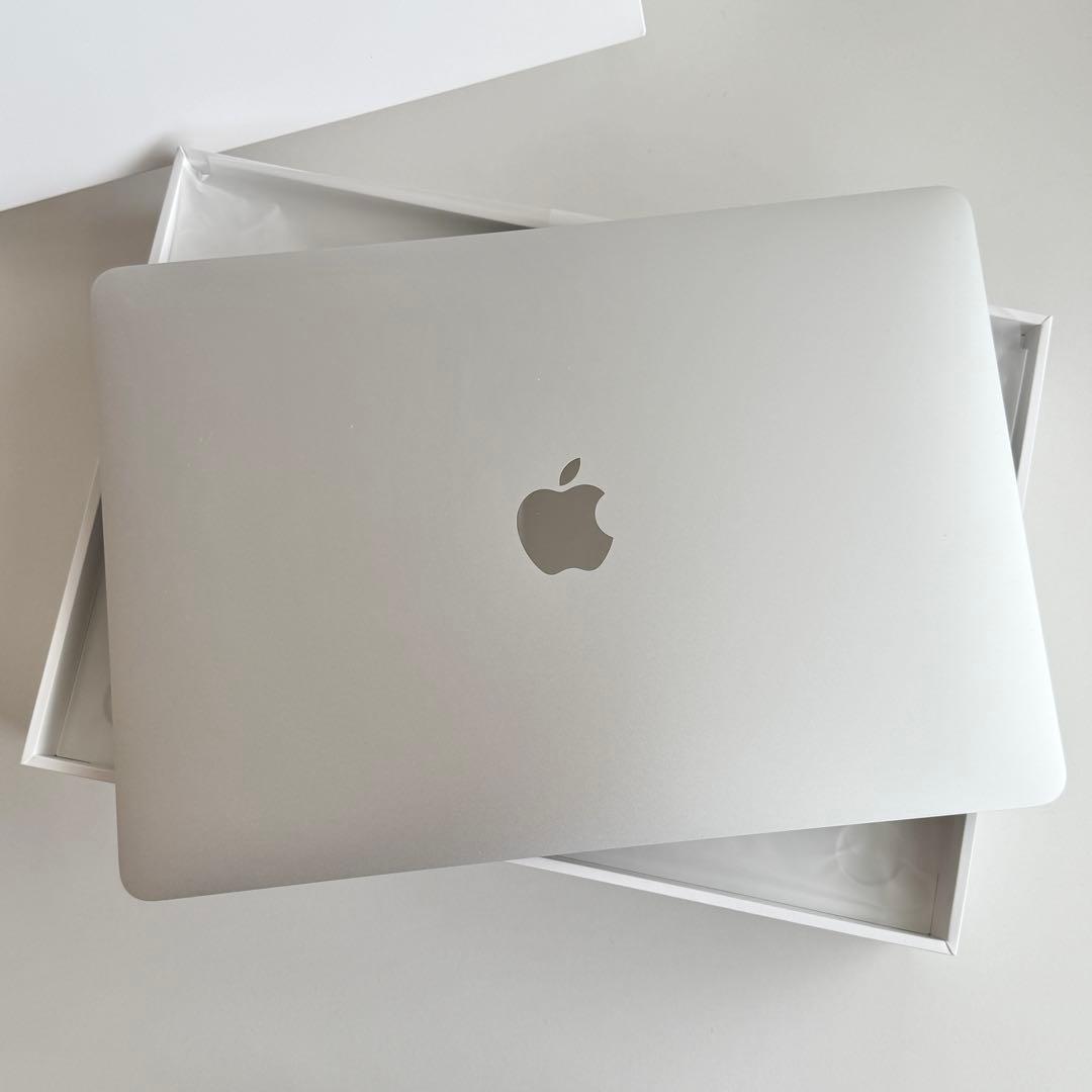 MacBook Air 13 2021 (M1チップ) メモリ8GB256GB