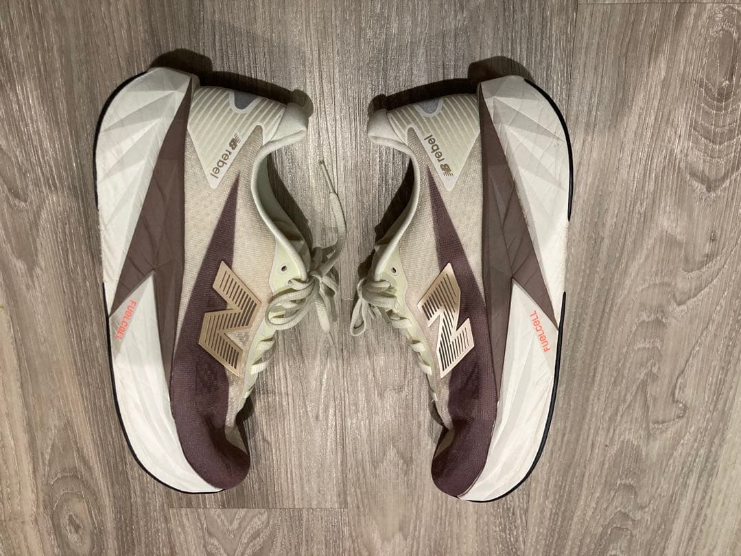 ニューバランス　フューエルセル レベル v5