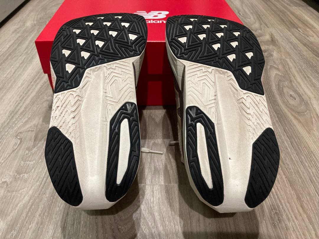 ニューバランス　フューエルセル レベル v5