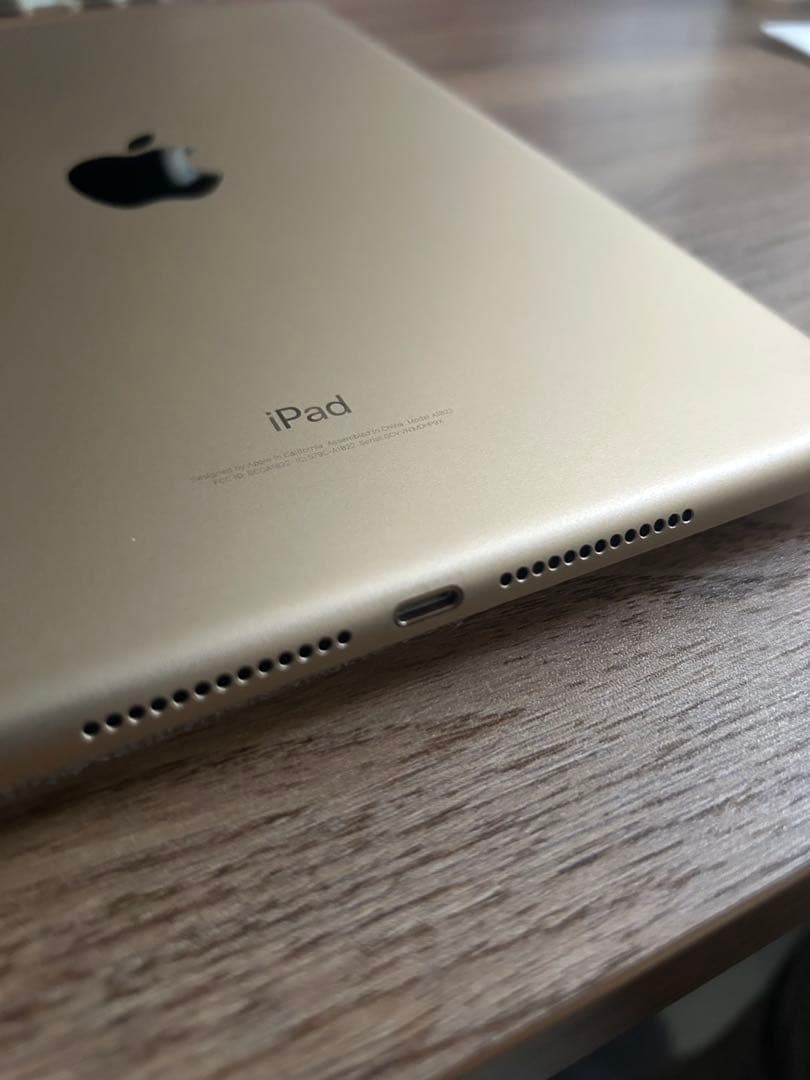 ゴールド iPad 第5世代 Wi-Fi 本体 32gb