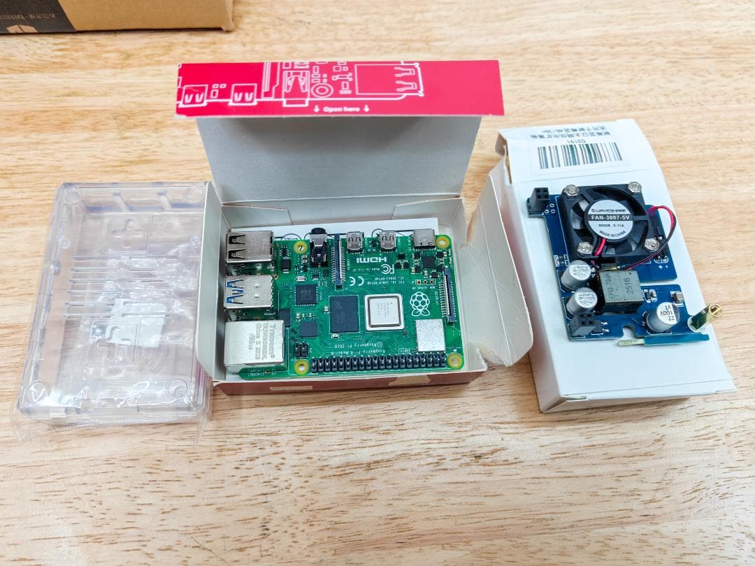 Raspberry Pi 4 Model B 本体