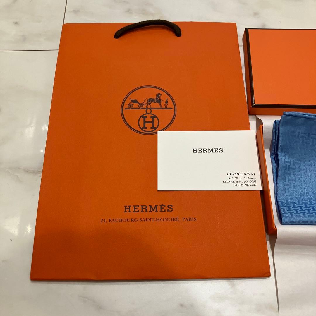 未使用品！　エルメス　HERMES ハンカチ　箱入り　紙袋付き