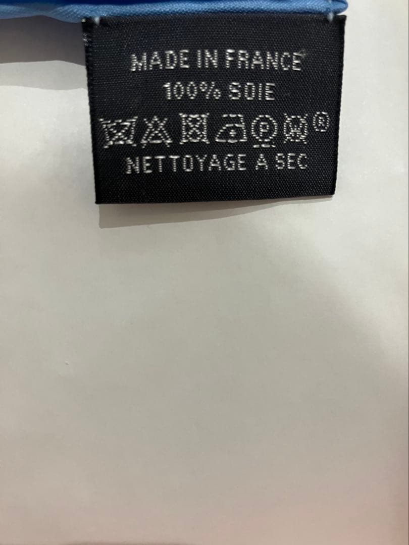 未使用品！　エルメス　HERMES ハンカチ　箱入り　紙袋付き